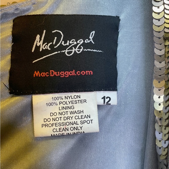 Mac Duggal 4707 Sequin Stripe Platinum Metallic V-Neck Gown Size 12 - Picture 5 of 13